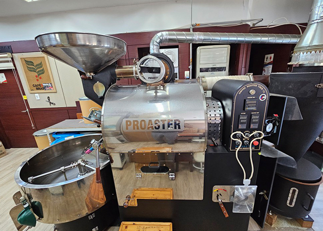 20250707101821_PafqsvMT.jpg_carousel_부산커피공장 동래구커피공장 안락동커피공장_부산커피공장, 동래구커피공장, 안락동커피공장, 커피자판기임대, 커피머신임대, 커피자판기판매, 커피머신임대, 커피자판기중고판매, 커피머신중고판매, 커피자판기AS, 커피머신AS, 커피자판기점검, 커피머신점검, 원두판매, 로스팅원두, 커피로스팅